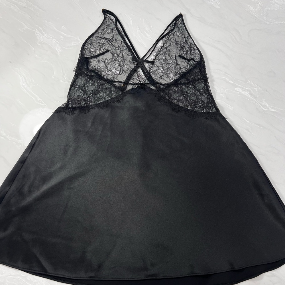 Victoria's Secret Black Lace Chemise Women’s M Nightgown Beauty Lingerie Lace